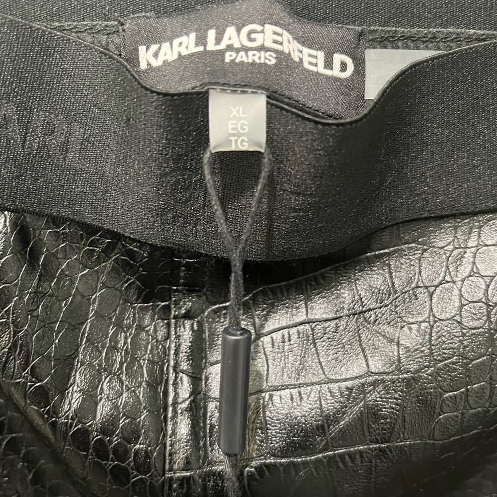 KARL LAGERFELD PARIS BLACK VEGAN LEATHER CROC PRINT ELASTIC BAND PANTS - Picture 3 of 13